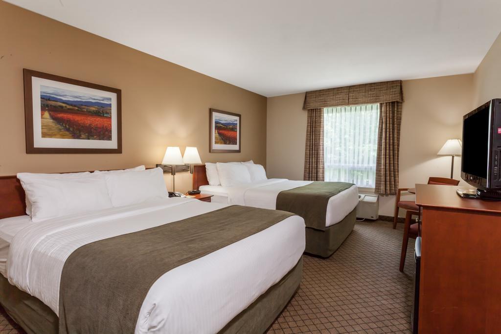 Quality Inn Airport Moncton Exterior foto