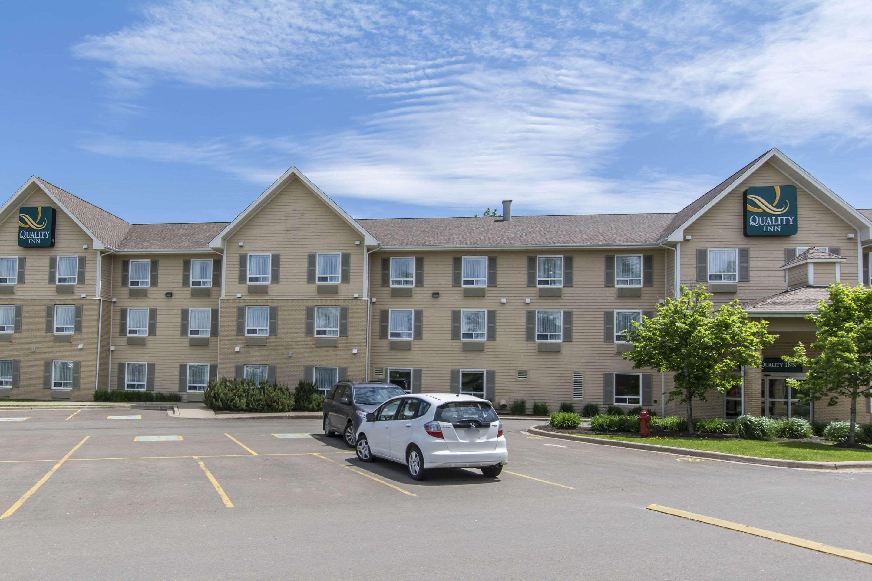 Quality Inn Airport Moncton Exterior foto