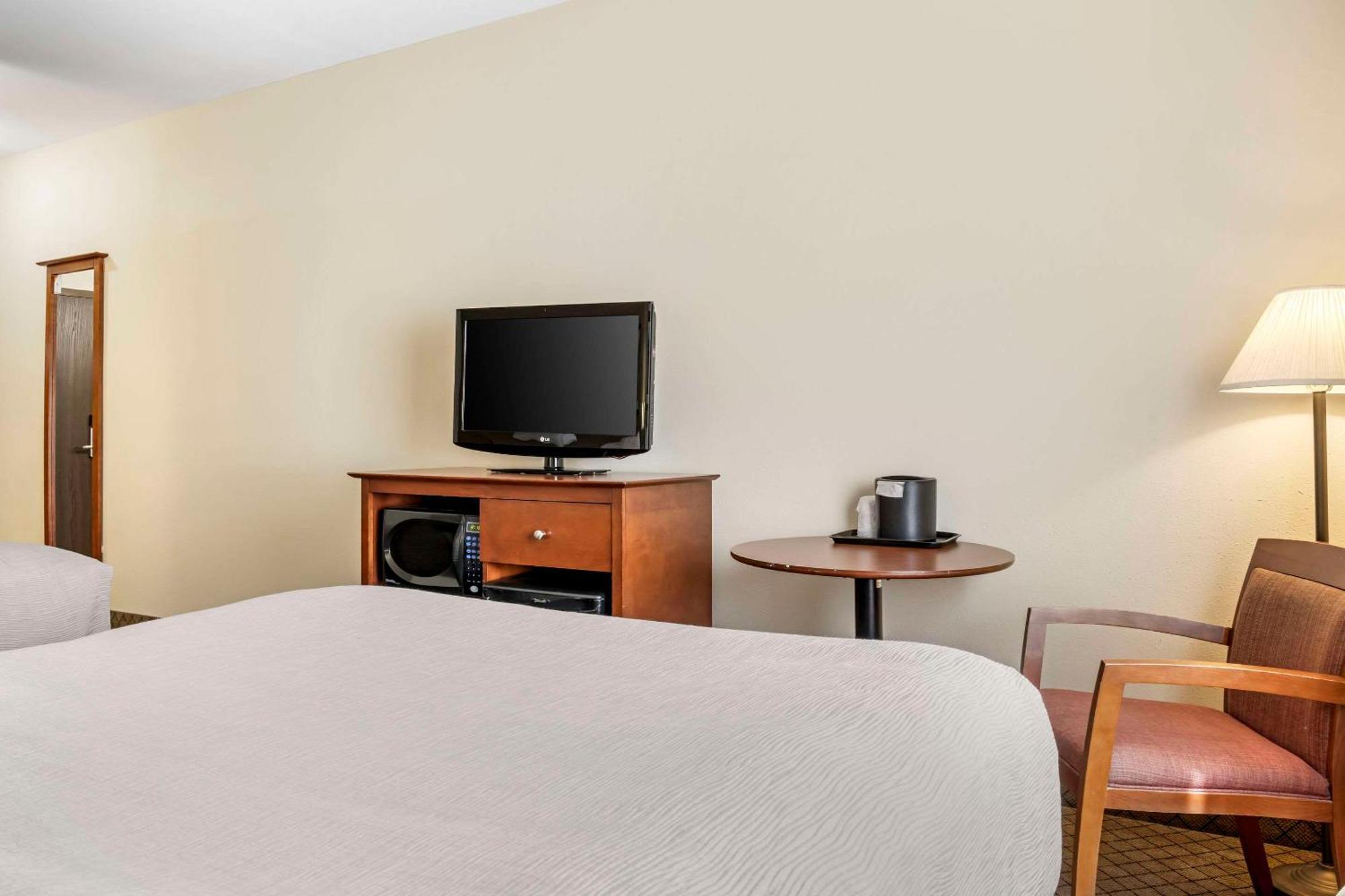 Quality Inn Airport Moncton Exterior foto